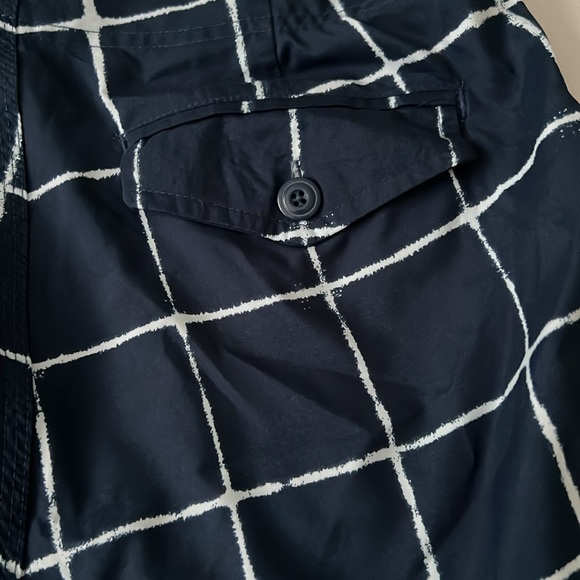 Men’s Navy Blue Old Navy Shorts (M) - Picture 5 of 5